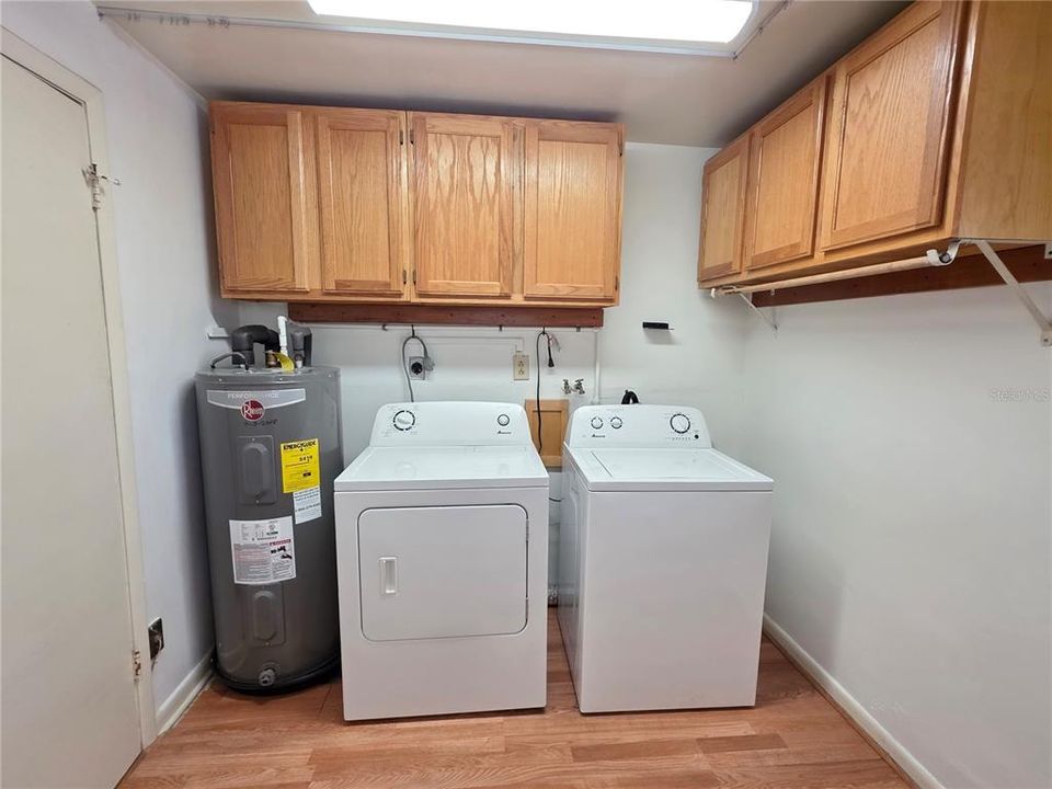 Active With Contract: $295,000 (2 beds, 2 baths, 1371 Square Feet)