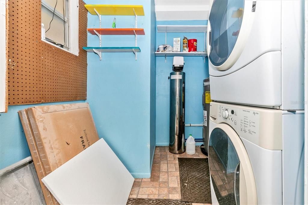 Active With Contract: $200,000 (2 beds, 2 baths, 1545 Square Feet)