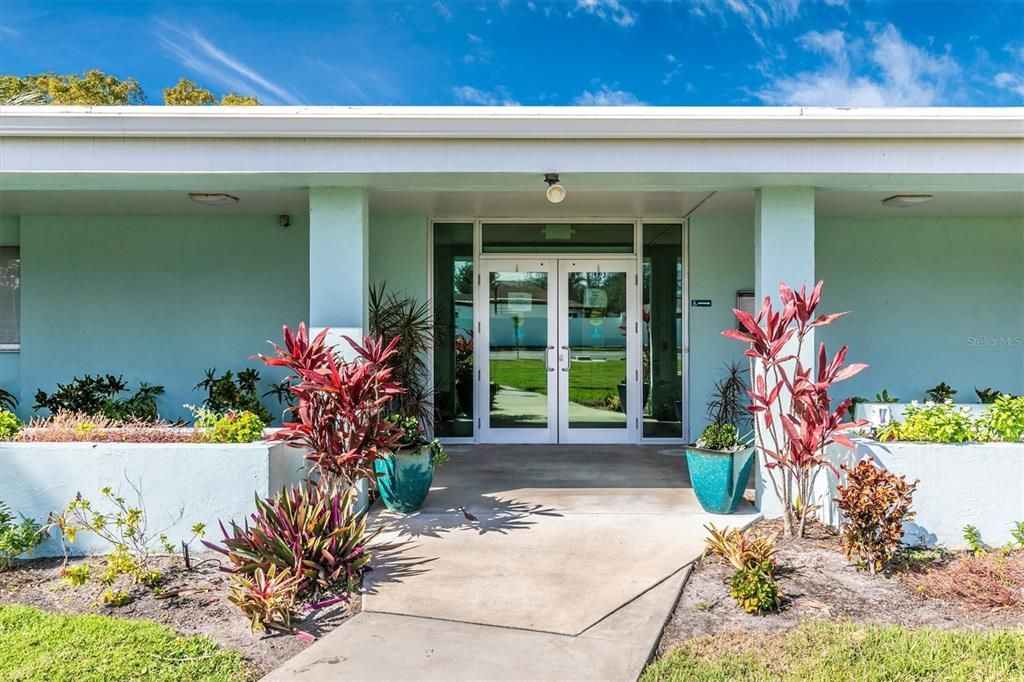 Active With Contract: $200,000 (2 beds, 2 baths, 1545 Square Feet)