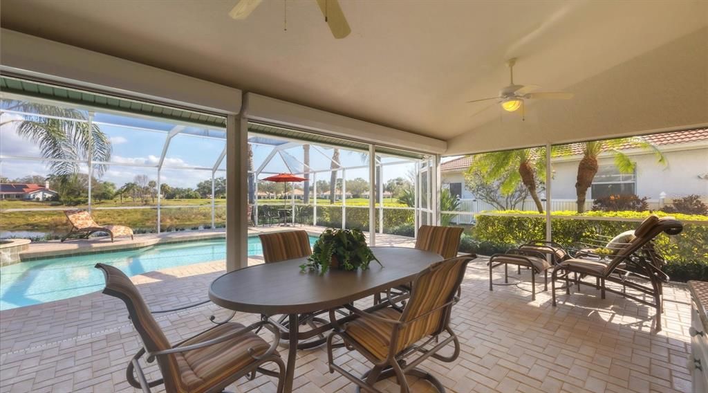 Active With Contract: $828,000 (3 beds, 3 baths, 2359 Square Feet)