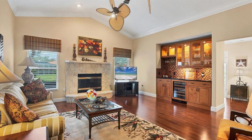 Active With Contract: $828,000 (3 beds, 3 baths, 2359 Square Feet)