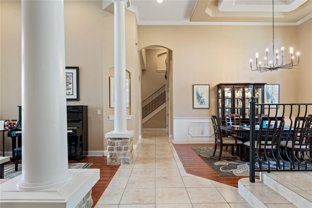 Active With Contract: $979,000 (5 beds, 4 baths, 3890 Square Feet)