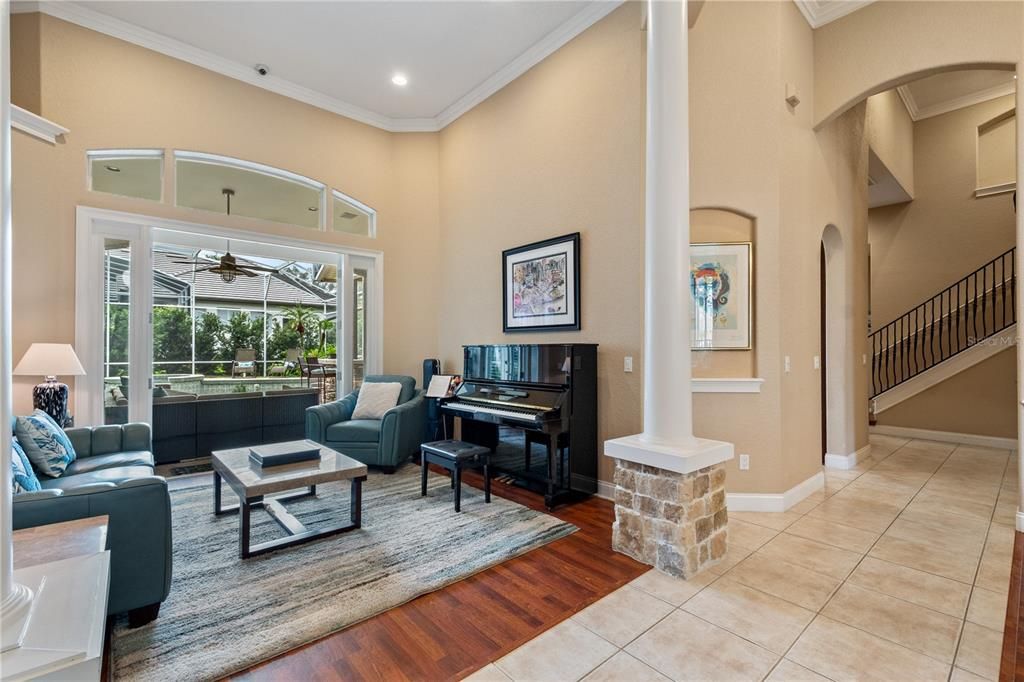 Active With Contract: $979,000 (5 beds, 4 baths, 3890 Square Feet)