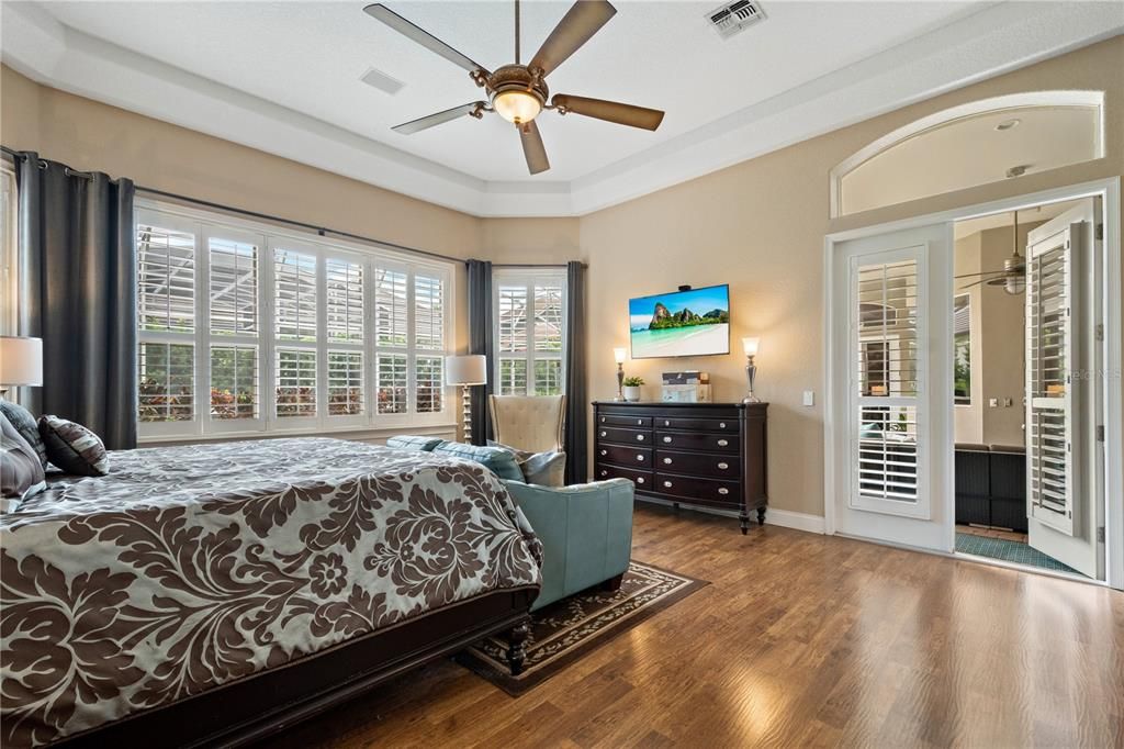 Active With Contract: $979,000 (5 beds, 4 baths, 3890 Square Feet)