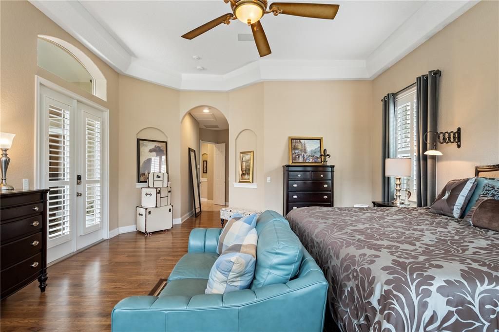 Active With Contract: $979,000 (5 beds, 4 baths, 3890 Square Feet)