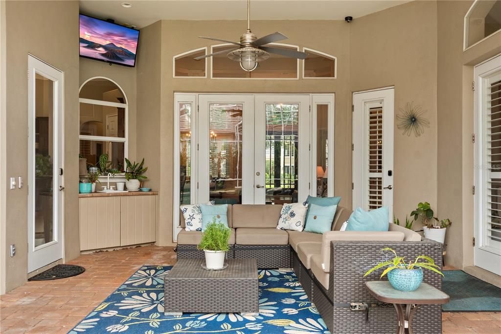 Active With Contract: $979,000 (5 beds, 4 baths, 3890 Square Feet)