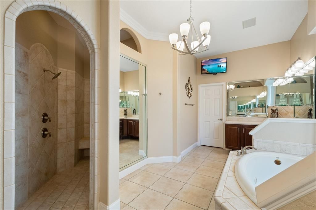 Active With Contract: $979,000 (5 beds, 4 baths, 3890 Square Feet)