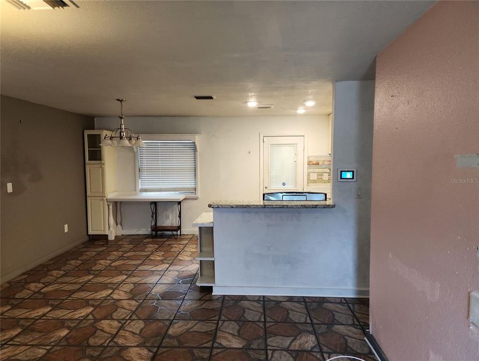 Active With Contract: $169,900 (3 beds, 1 baths, 1008 Square Feet)