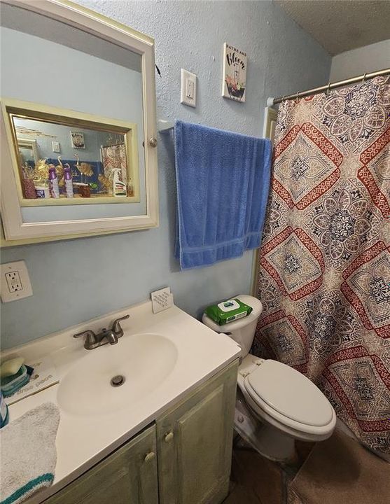 Active With Contract: $169,900 (3 beds, 1 baths, 1008 Square Feet)