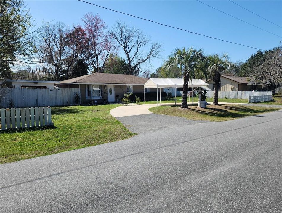 Active With Contract: $169,900 (3 beds, 1 baths, 1008 Square Feet)