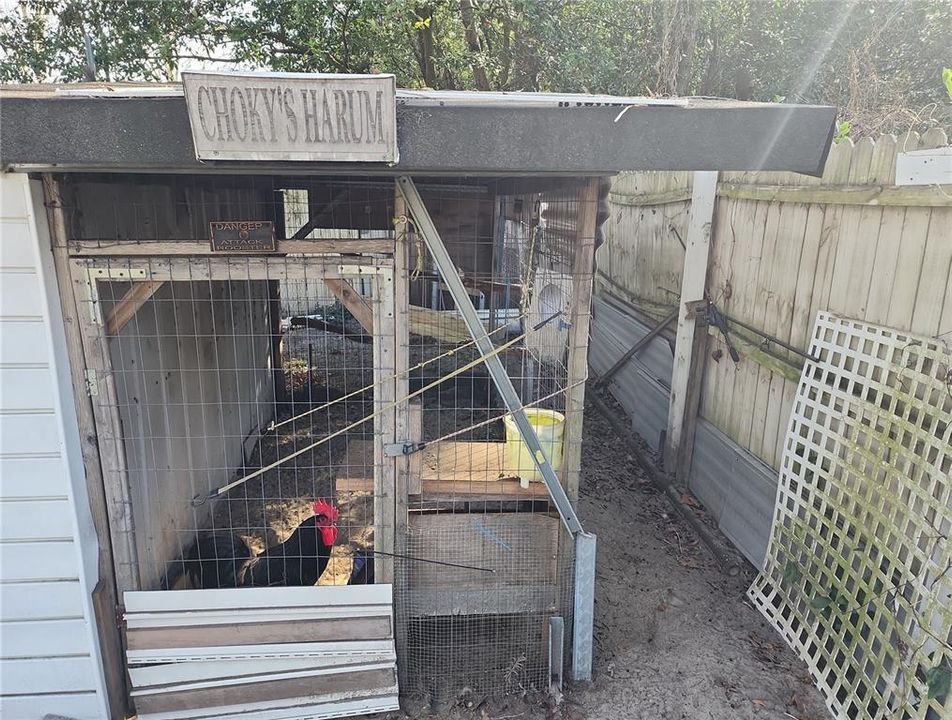 Active With Contract: $169,900 (3 beds, 1 baths, 1008 Square Feet)