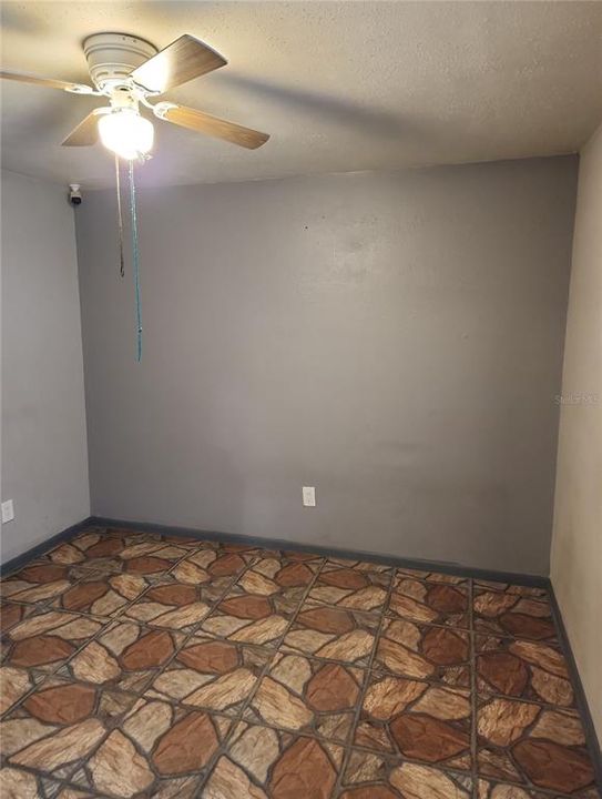 Active With Contract: $169,900 (3 beds, 1 baths, 1008 Square Feet)