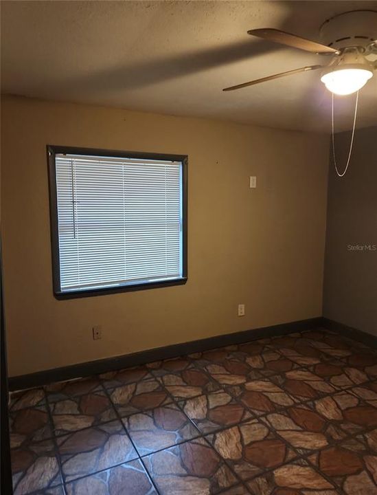 Active With Contract: $169,900 (3 beds, 1 baths, 1008 Square Feet)