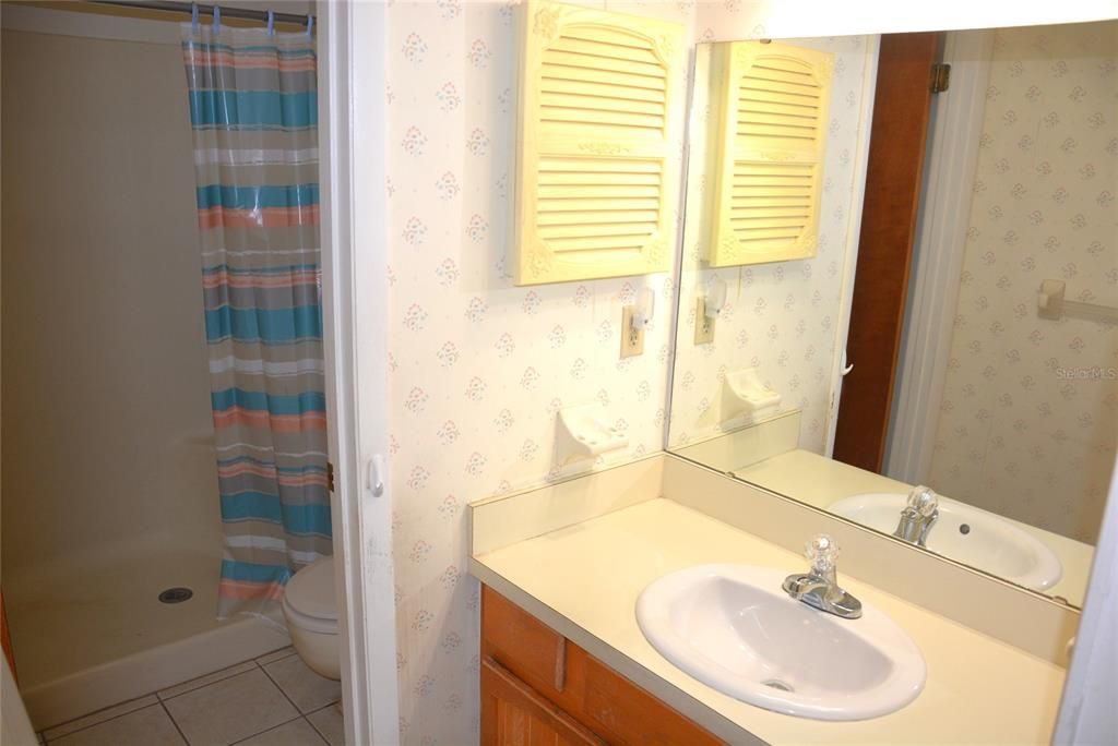 For Sale: $110,000 (2 beds, 2 baths, 960 Square Feet)