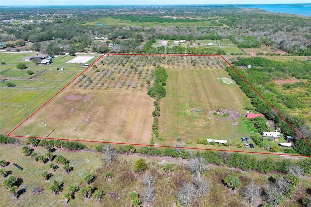 На продажу: $725,000 (14.45 acres)