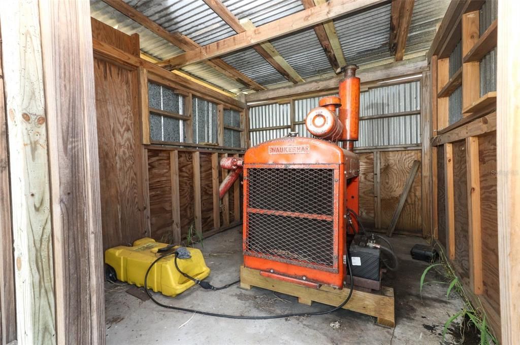 На продажу: $725,000 (14.45 acres)