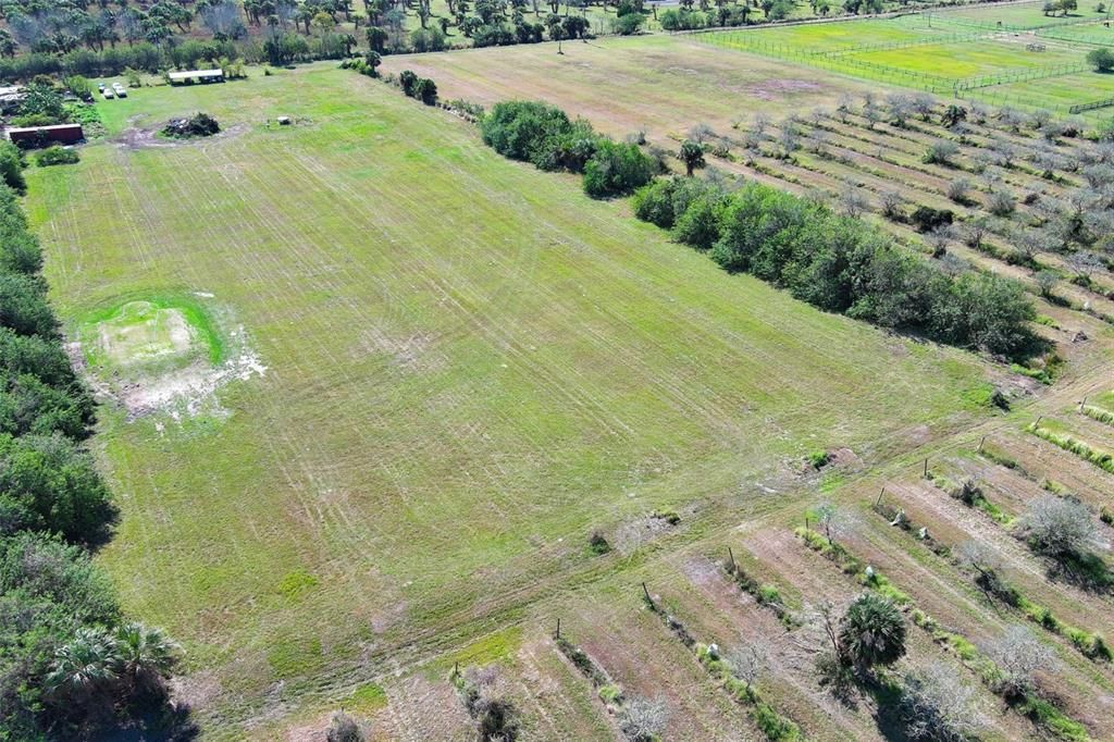 На продажу: $725,000 (14.45 acres)