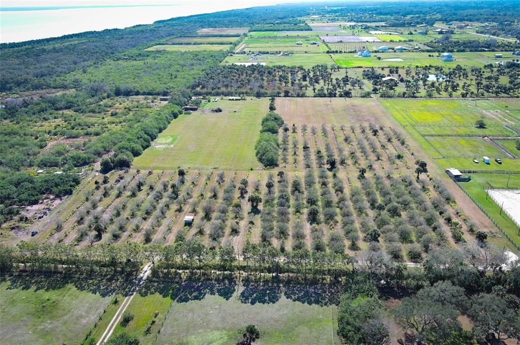 На продажу: $725,000 (14.45 acres)