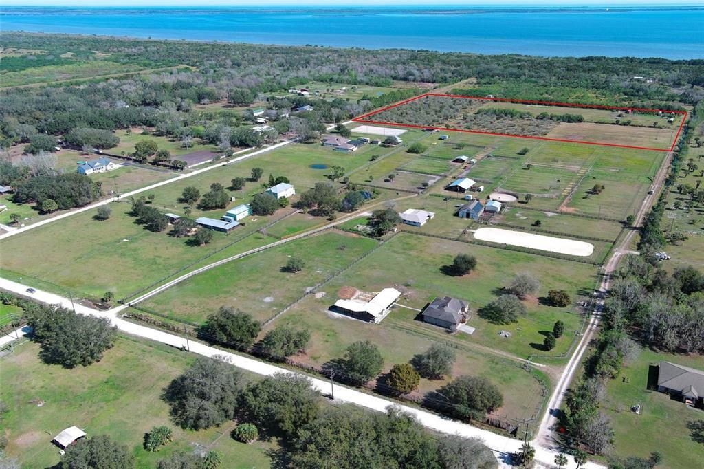 На продажу: $725,000 (14.45 acres)