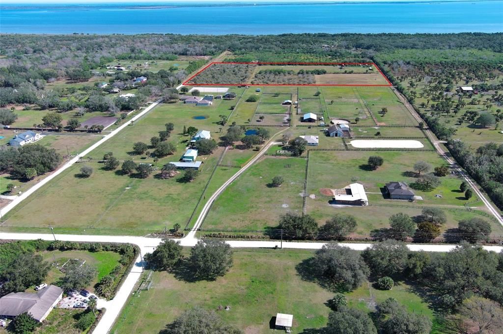 На продажу: $725,000 (14.45 acres)