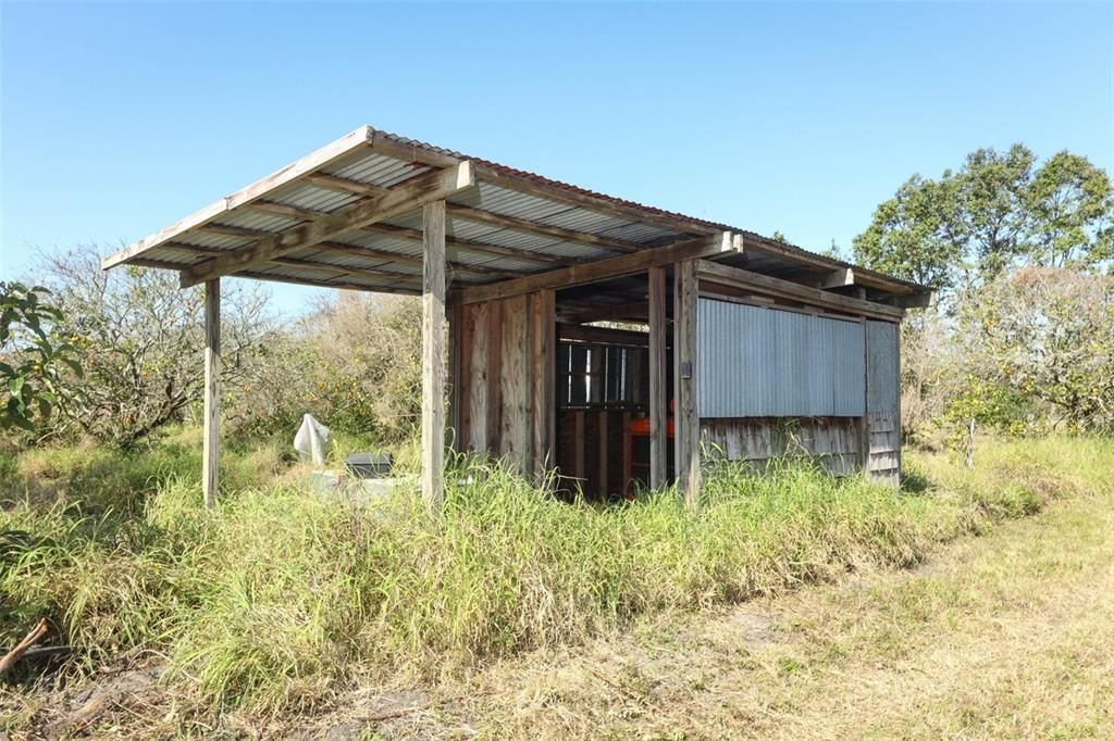 На продажу: $725,000 (14.45 acres)