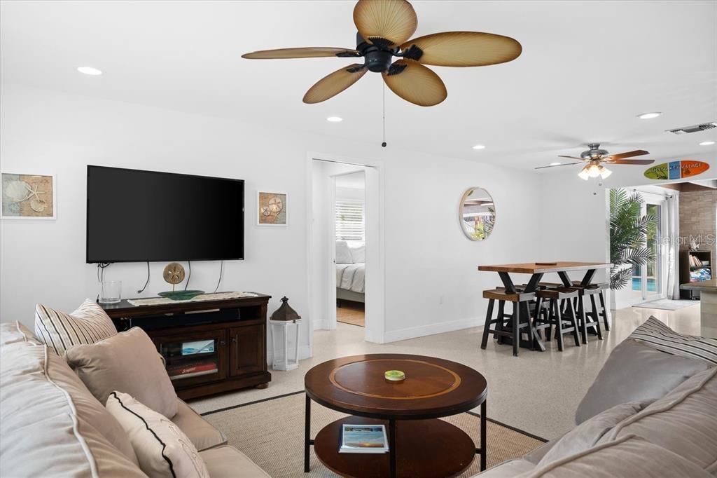 En Renta: $16,000 (3 camas, 2 baños, 1704 Pies cuadrados)