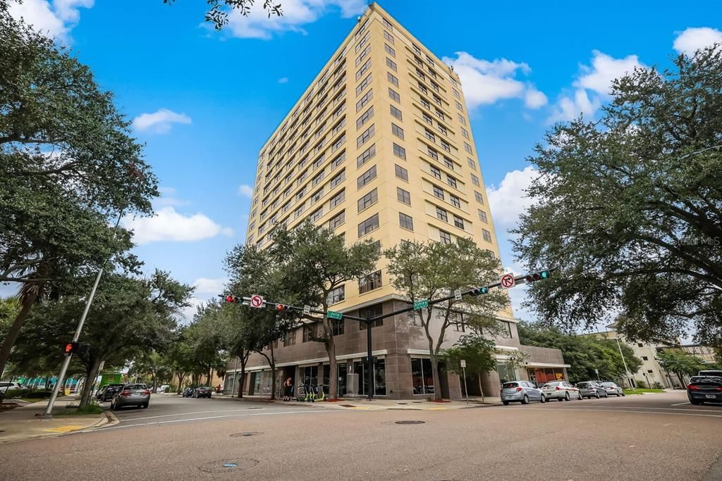 最近售出: $60,000 (0 贝兹, 0 浴室, 350 平方英尺)