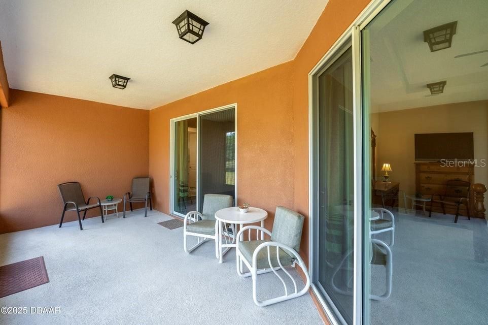 Active With Contract: $384,000 (3 beds, 2 baths, 2105 Square Feet)