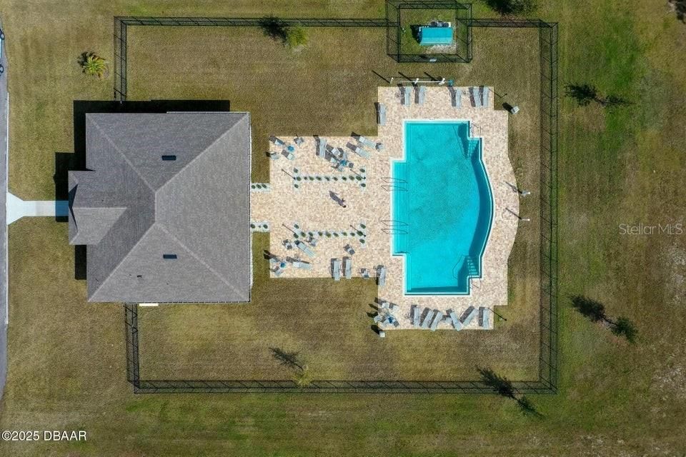 Active With Contract: $384,000 (3 beds, 2 baths, 2105 Square Feet)