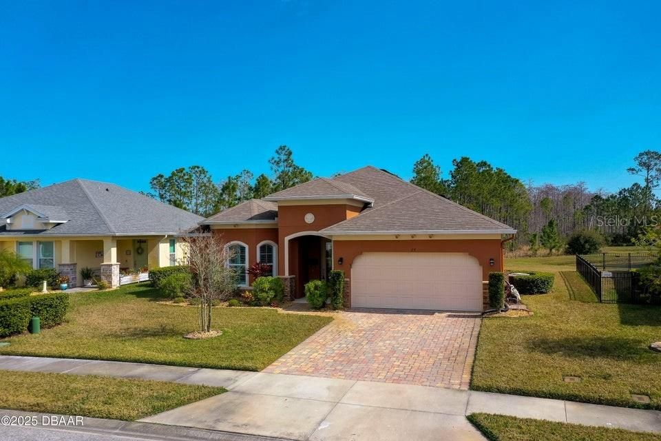 Active With Contract: $384,000 (3 beds, 2 baths, 2105 Square Feet)