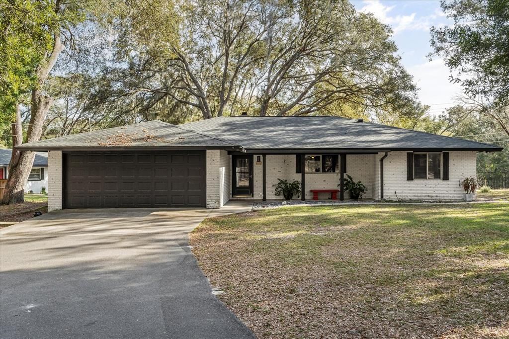 Recently Sold: $799,900 (5 beds, 3 baths, 2582 Square Feet)