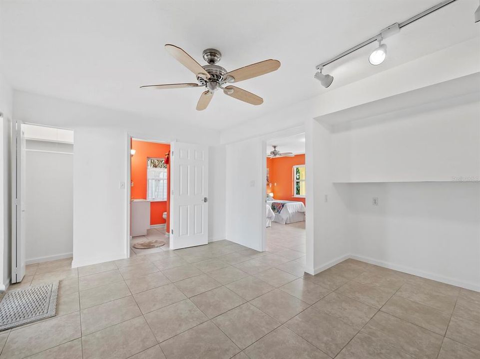 Activo con contrato: $1,200,000 (2 camas, 2 baños, 1820 Pies cuadrados)