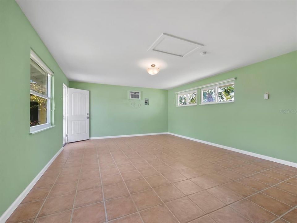 Activo con contrato: $1,200,000 (2 camas, 2 baños, 1820 Pies cuadrados)