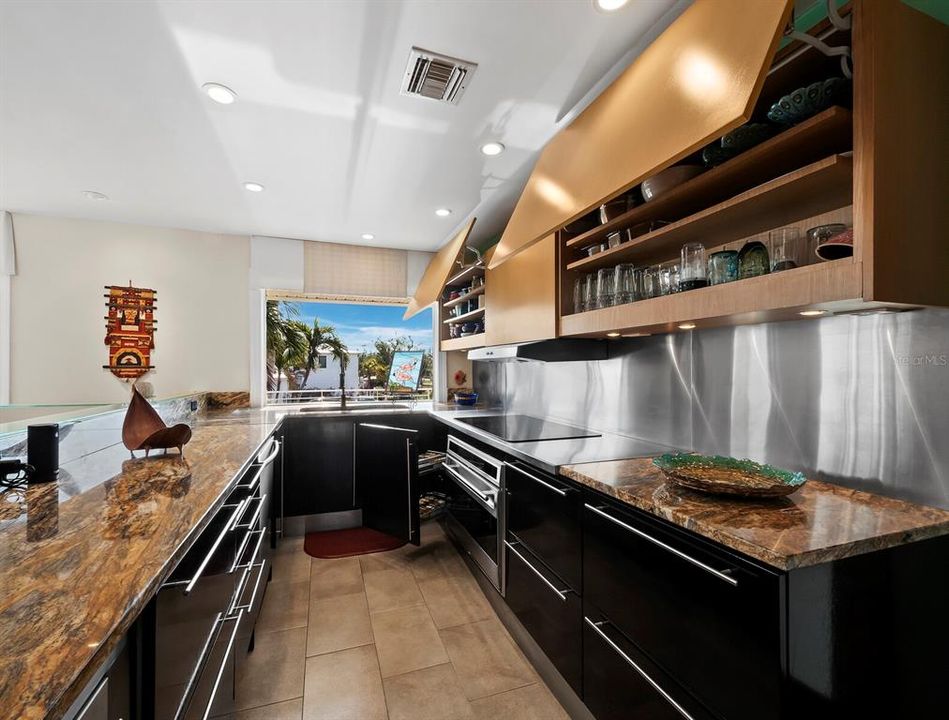 Activo con contrato: $1,200,000 (2 camas, 2 baños, 1820 Pies cuadrados)