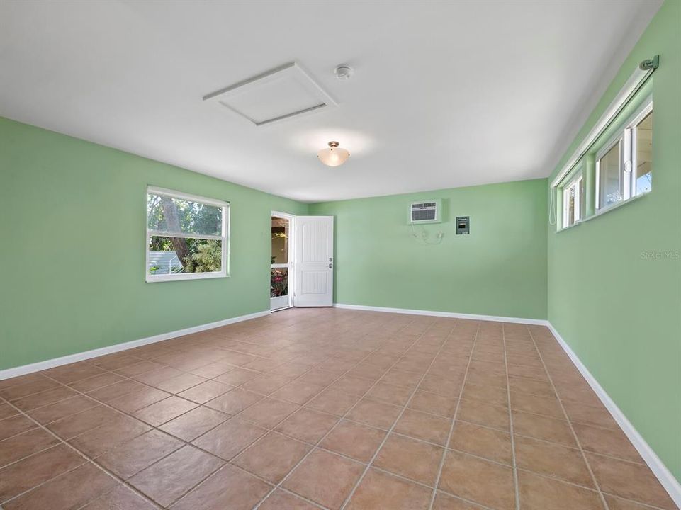 Activo con contrato: $1,200,000 (2 camas, 2 baños, 1820 Pies cuadrados)