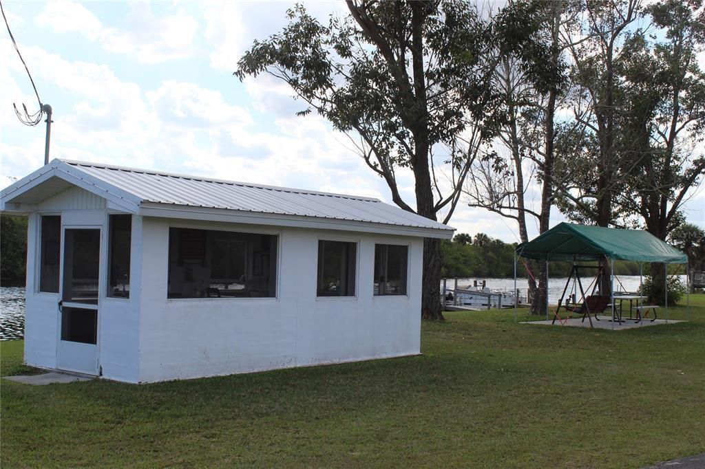 For Sale: $149,000 (3 beds, 2 baths, 1280 Square Feet)