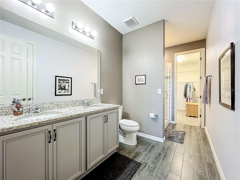 Под контрактом: $240,000 (2 спален, 2 ванн, 1311 Квадратных фут)