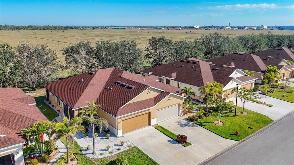 Под контрактом: $240,000 (2 спален, 2 ванн, 1311 Квадратных фут)