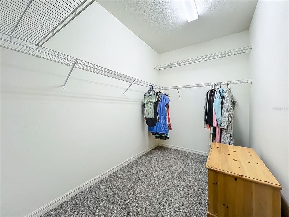 Под контрактом: $240,000 (2 спален, 2 ванн, 1311 Квадратных фут)