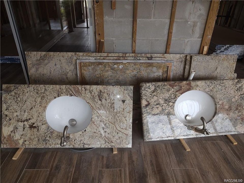 En Venta: $260,000 (2 camas, 2 baños, 1584 Pies cuadrados)