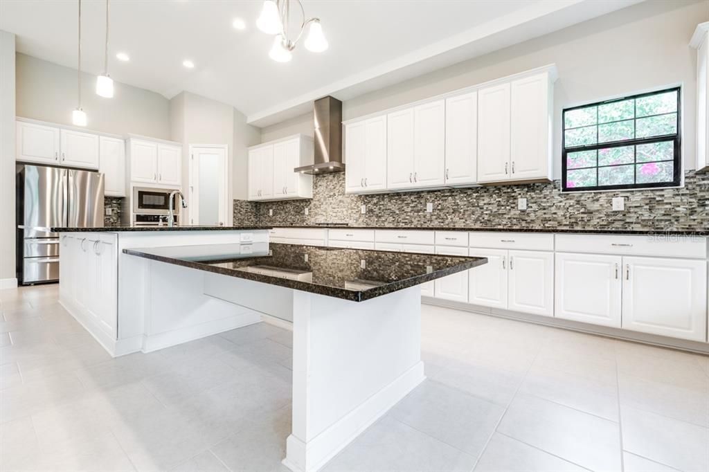 На продажу: $829,900 (5 спален, 4 ванн, 3138 Квадратных фут)