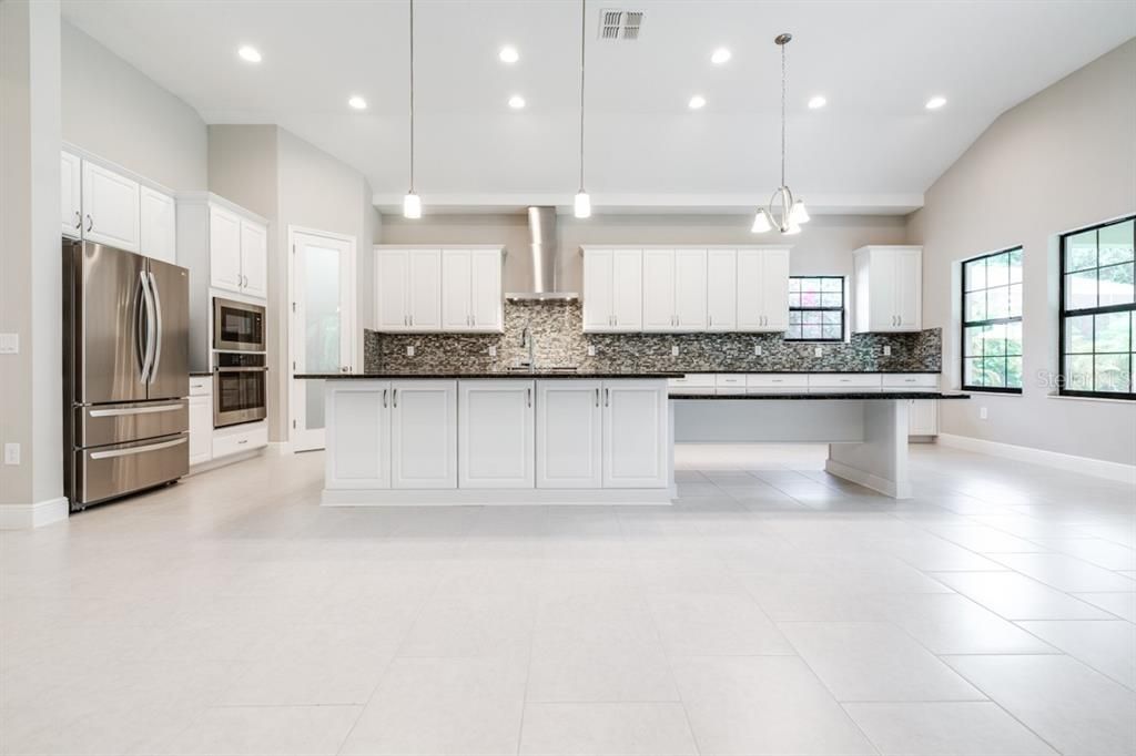 На продажу: $829,900 (5 спален, 4 ванн, 3138 Квадратных фут)