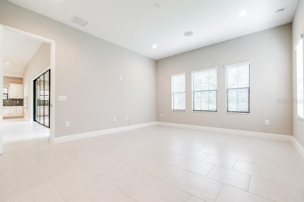 На продажу: $829,900 (5 спален, 4 ванн, 3138 Квадратных фут)