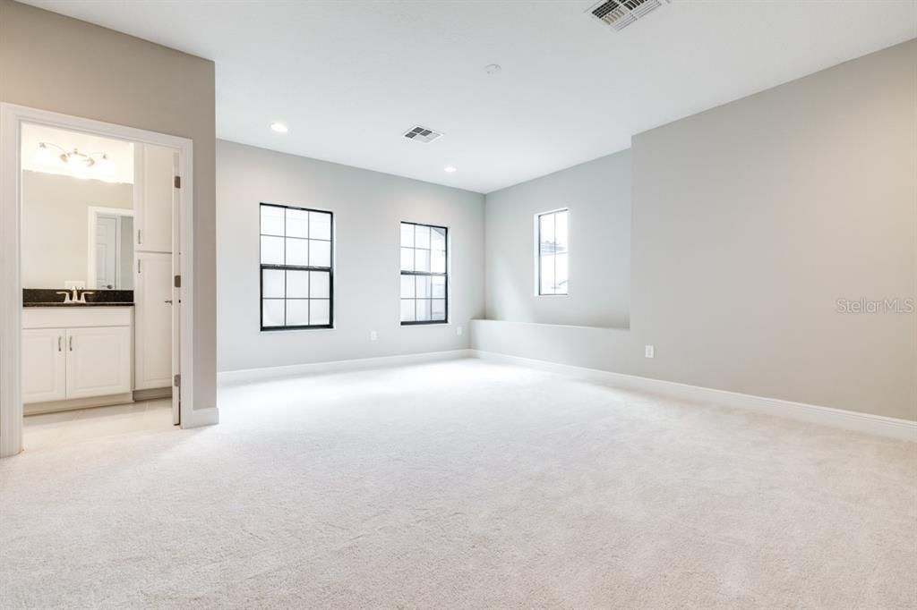 На продажу: $829,900 (5 спален, 4 ванн, 3138 Квадратных фут)