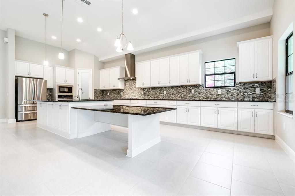 На продажу: $829,900 (5 спален, 4 ванн, 3138 Квадратных фут)