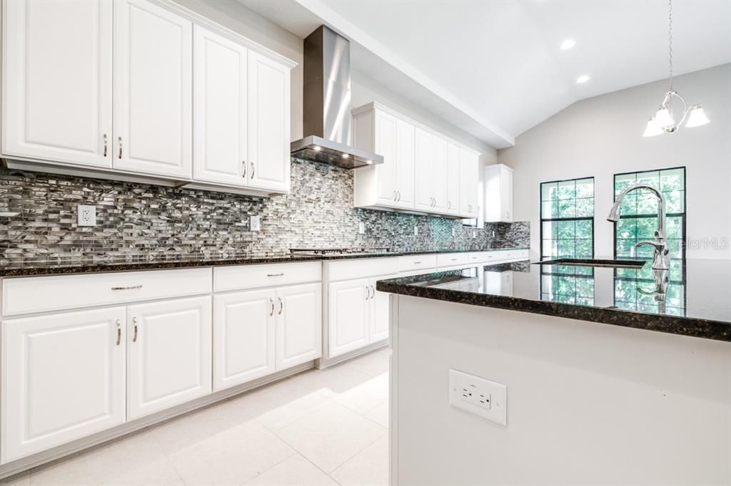 На продажу: $829,900 (5 спален, 4 ванн, 3138 Квадратных фут)