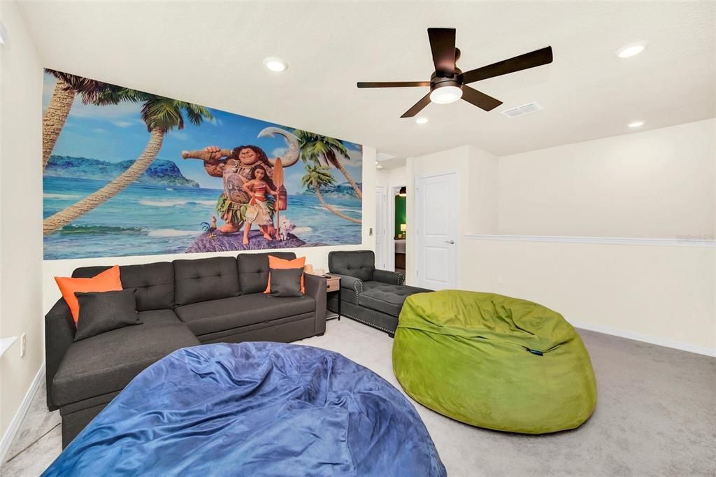 For Sale: $719,000 (5 beds, 5 baths, 2622 Square Feet)