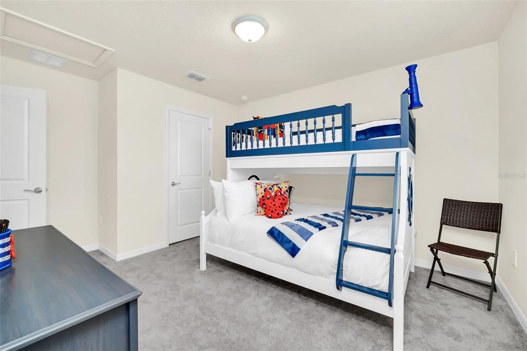 For Sale: $719,000 (5 beds, 5 baths, 2622 Square Feet)