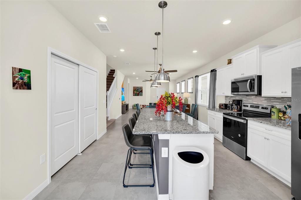 For Sale: $719,000 (5 beds, 5 baths, 2622 Square Feet)