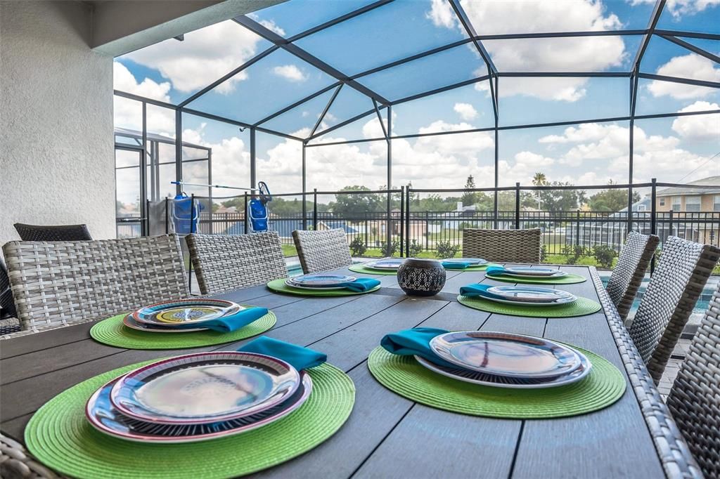 For Sale: $719,000 (5 beds, 5 baths, 2622 Square Feet)